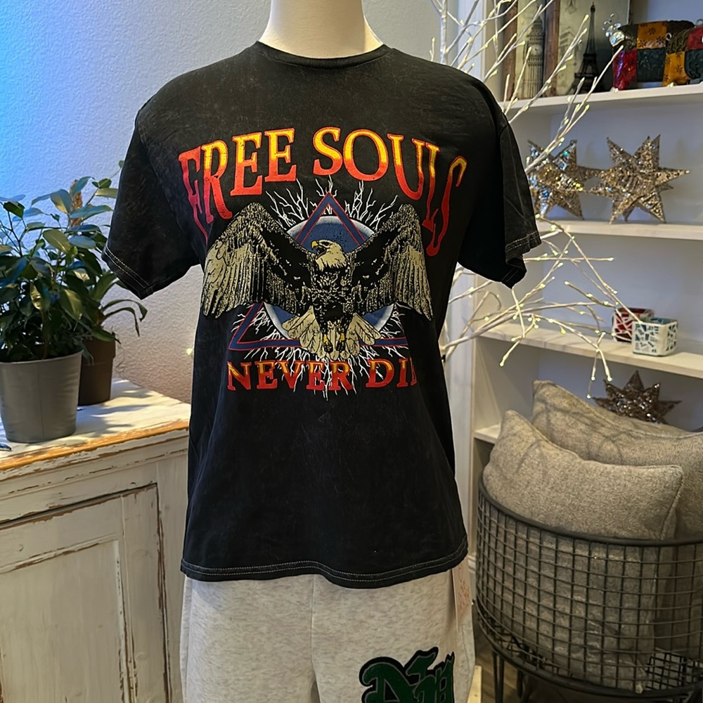 Free Souls Never Die T-shirt. NWT